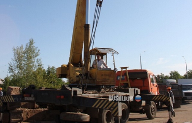 ВАЗ в яме ВАЗ в яме