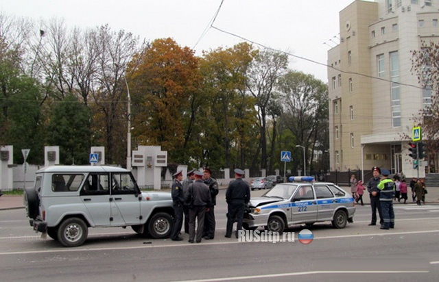В центре Липецка автоледи врезалась в машину полиции