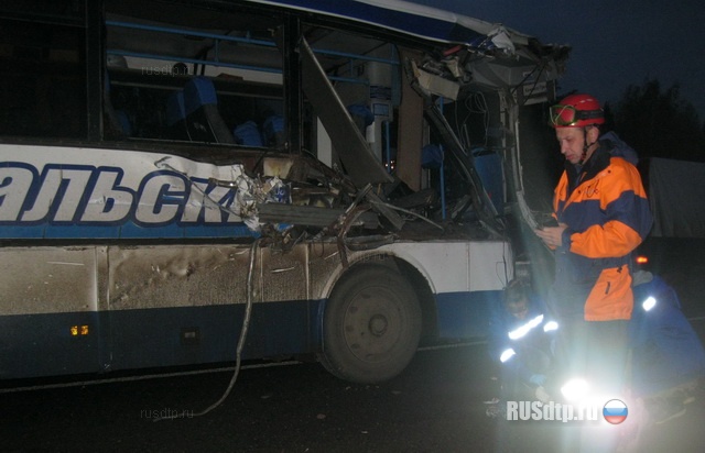 Автобусы каменск уральский. Автобус Каменск-Уральский Екатеринбург. Автобус Каменск-Уральский Катайск. ДТП С автобусом Каменск Уральский. Авария на Каменск-Уральском тракте.