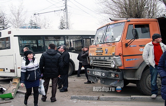 Авария с участием двух пассажирских автобусов