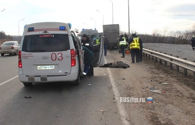 Под Владивостоком столкнулись два грузовика