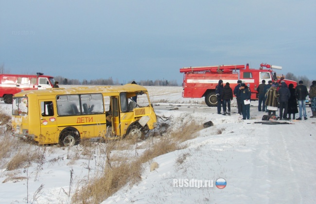 В ДТП со школьным автобусом под Тайшетом погибли два человека