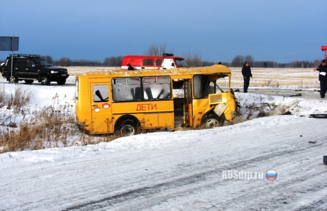 В ДТП со школьным автобусом под Тайшетом погибли два человека