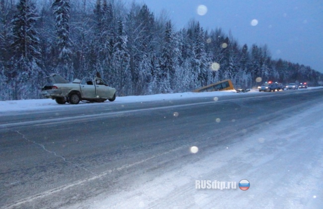 «Волга» протаранила автобус &#8212; двое погибших