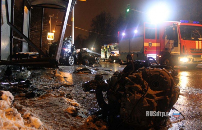 В Москве в крупном ДТП погибли два человека