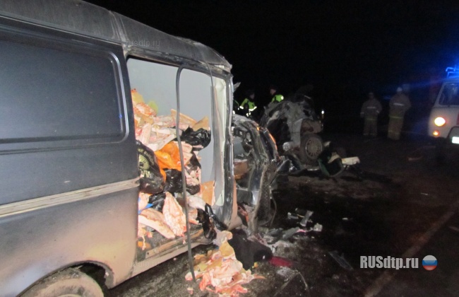 В крупном ДТП погибли три человека