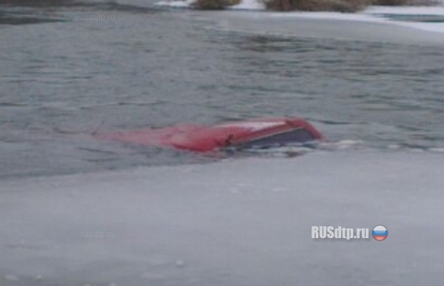 В реке вместе с автомобилем утонули три человека