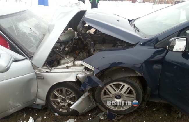 В Чебоксарском районе столкнулись Форд и ВАЗ- 2110