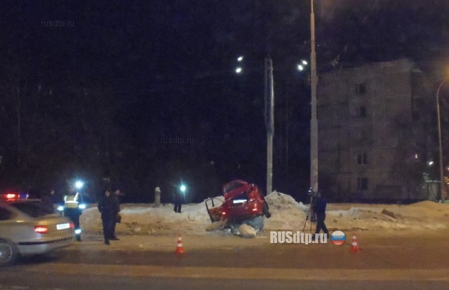 В Екатеринбурге двое мужчин, отмечая 23 февраля, попали в смертельное ДТП