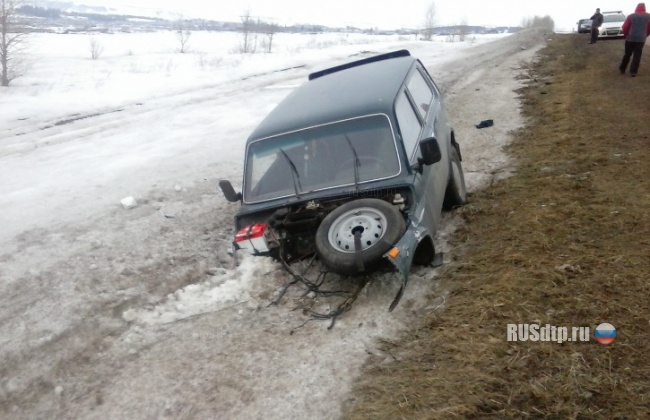 У «Нивы» вырвало двигатель в результате ДТП