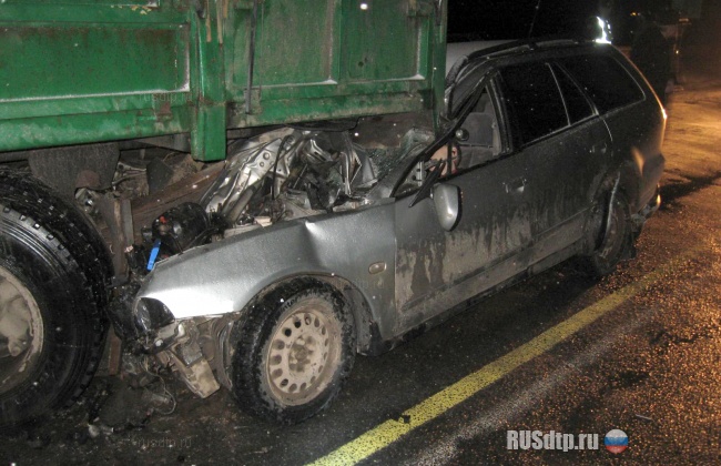 На трассе «Балтия» легковой автомобиль врезался в КАМАЗ