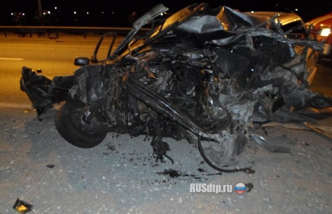 Под Вышним Волочком ночью погибли два человека