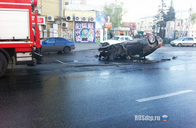 В Воронеже водитель сгорел в автомобиле после ДТП