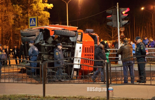 ЗИЛ опрокинулся на Оку