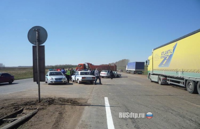 В Башкирии при столкновении ВАЗ-2111 с КАМАЗом погибли 2 человека