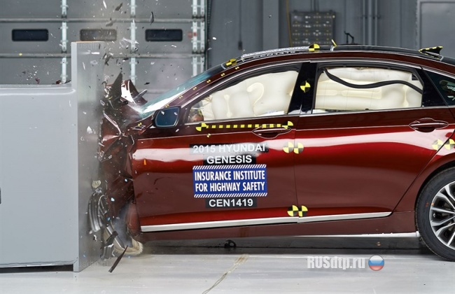 Краш-тест Hyundai Genesis 2015