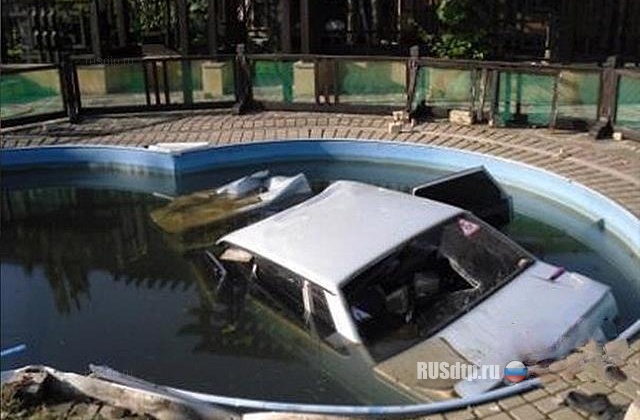 Под Волгоградом женщину в бассейне задавило машиной