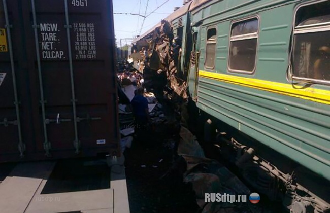 Два поезда столкнулись в Подмосковье