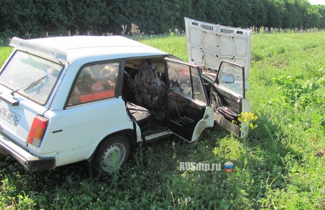 Два человека погибли при столкновении ВАЗ-2104 с сеялкой