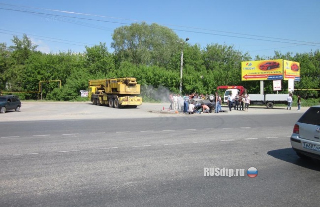 В Новочебоксарске ВАЗ врезался в автокран