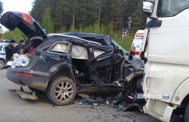 Семья на «Audi Q7» разбилась на Серовском тракте