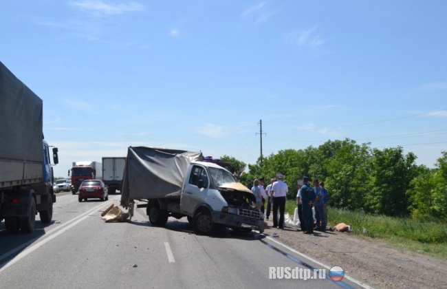 Автокран раздавил Опель в Волгоградской области