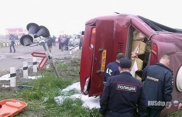На Сахалине поезд столкнулся с автобусом. Погибли 5 человек