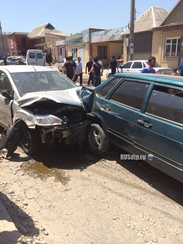 В Дагестане неуправляемый КАМАЗ протаранил 19 автомобилей