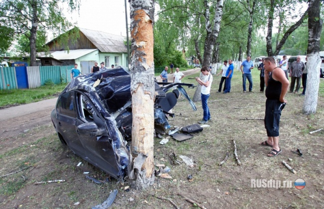 В Саранске в результате ДТП «Фольксваген» разорвало на части