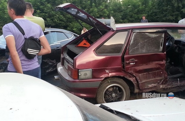 В Казани автомойщики взяли покататься автомобиль клиента