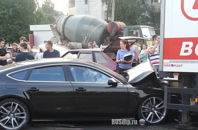 В Казани автомойщики взяли покататься автомобиль клиента