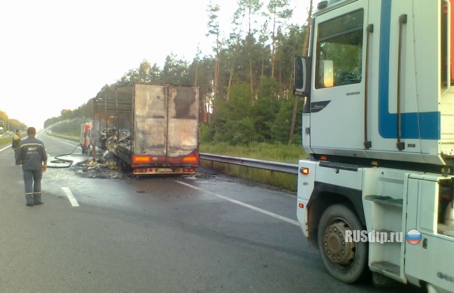 Под Киевом сгорел грузовик с 15 тоннами майонеза