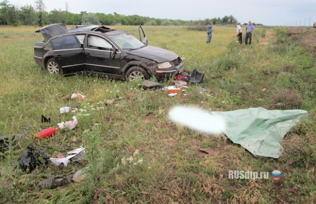 В Сакмарском районе с дороги вылетел Фольксваген