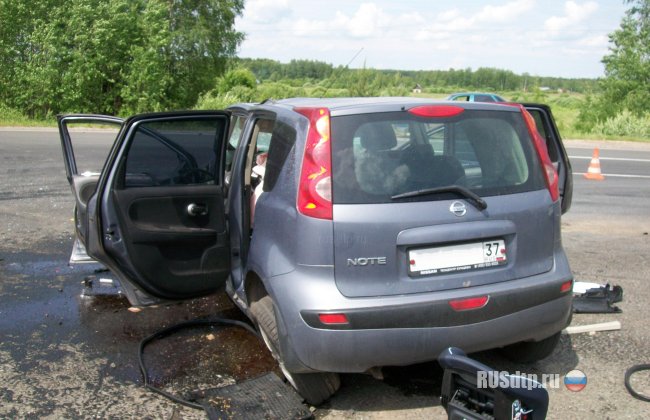 В Ивановской области столкнулись два автомобиля. Погиб 1 человек
