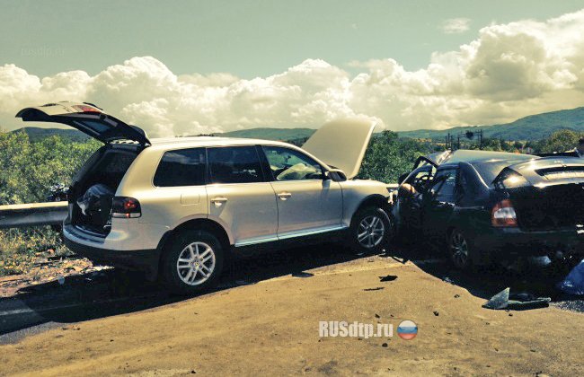 «Volkswagen Touareg» протаранил «Калину» с молодой семьей