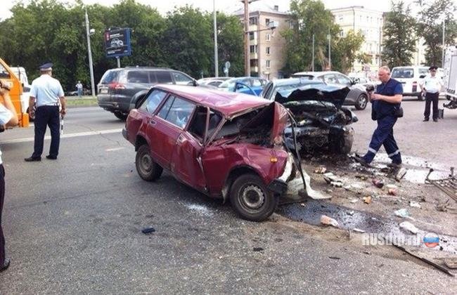 В Москве в ДТП погибли два человека
