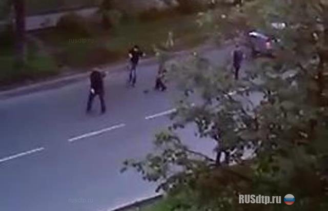 Не поделили дорогу - решили пострелять