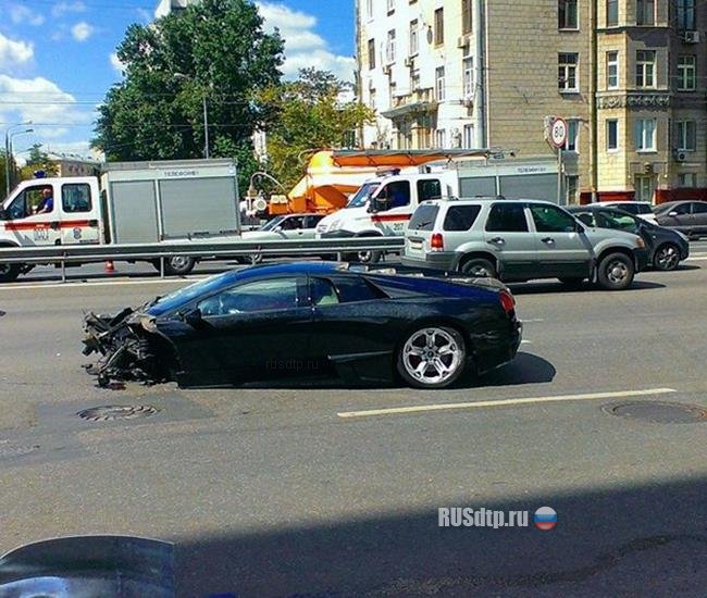 В Москве на Беговой улице в ДТП попал суперкар «Lamborghini»