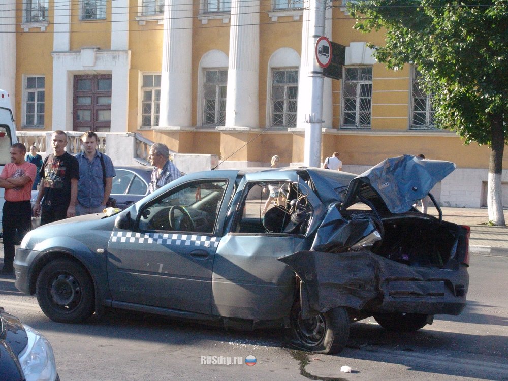 Новости рязани сегодня свежие происшествия. ДТП на Первомайском проспекте в Рязани сегодня. ДТП В Рязани сегодня утром на Первомайской. Авария на Первомайском проспекте Рязань сегодня. ДТП В Рязани сегодня утром.