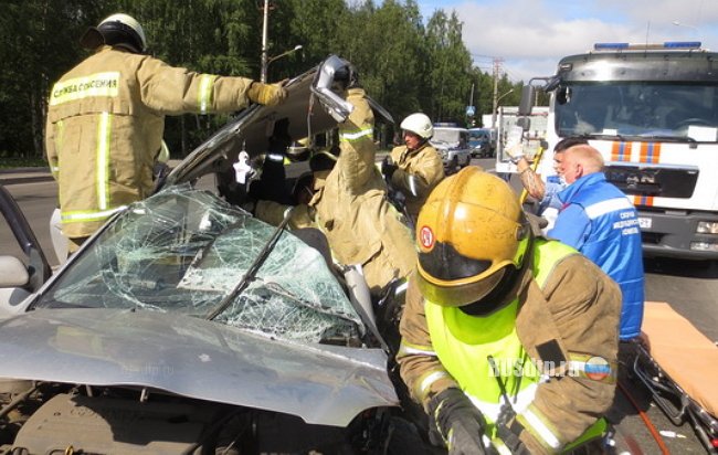 В Архангельске столкнулись три автомобиля