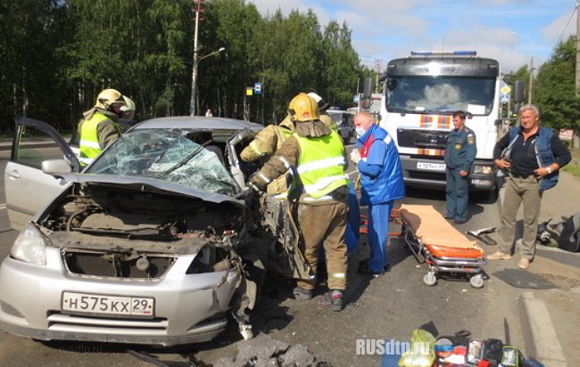 В Архангельске столкнулись три автомобиля