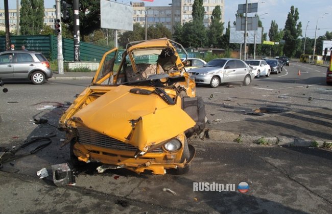 Разбились на угнанном ВАЗе