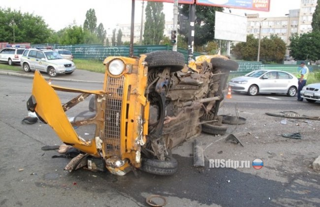 Разбились на угнанном ВАЗе