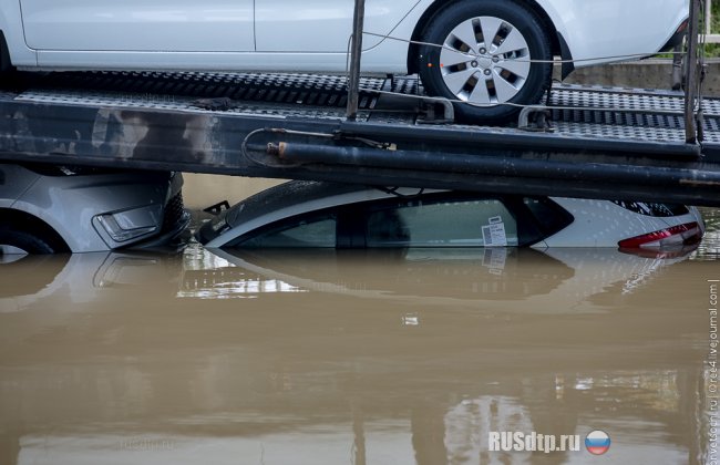 В Сочи затопило федеральную трассу М-27