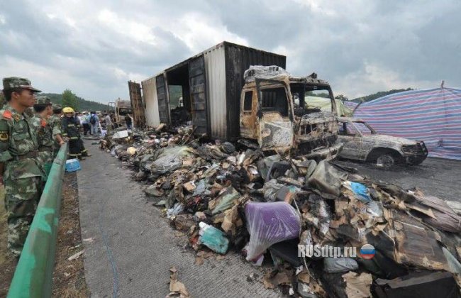 На автостраде в Китае погибли 38 человек