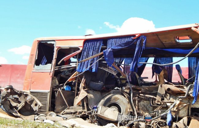 Жуткое ДТП в Мордовии: автобус столкнулся с грузовиком