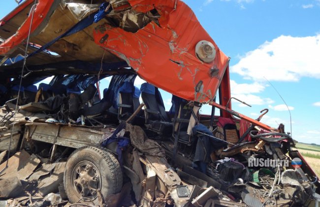 Жуткое ДТП в Мордовии: автобус столкнулся с грузовиком