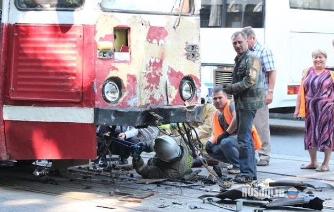 В Смоленске в ДТП с трамваем погиб человек