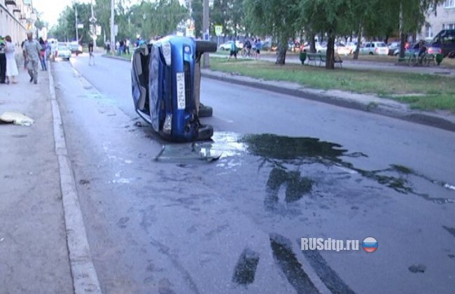В Тольятти «Лада Калина» сбила на тротуаре двух девушек