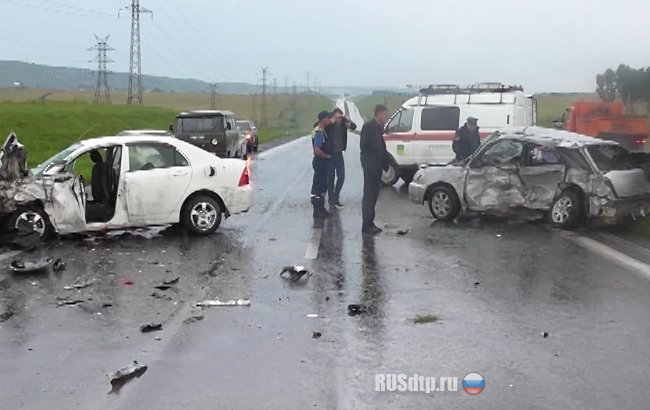 Три человека погибли в крупном ДТП на кузбасской трассе